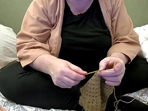 Snapshot of MarthaBriest chatting on November 2025 06:52:02 PM MarthaBriest online show from November 2025 06:52:02 PM