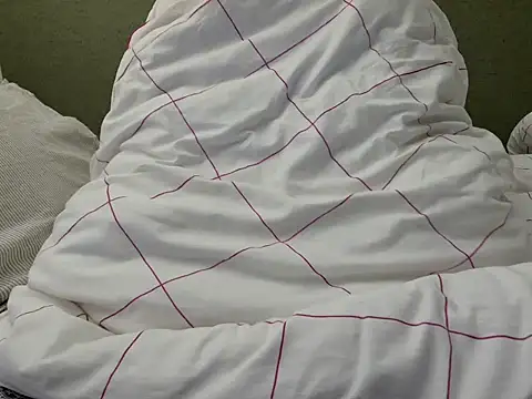 Snapshot of MarthaBriest chatting on November 2025 08:09:01 PM MarthaBriest online show from November 2025 08:09:01 PM