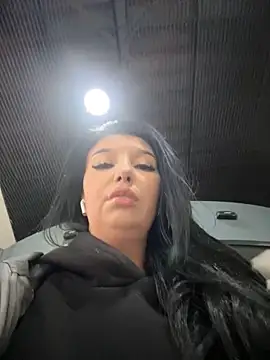 Snapshot of Tisha_Busty chatting on November 2025 12:33:01 PM Tisha Busty online show from November 2025 12:33:01 PM