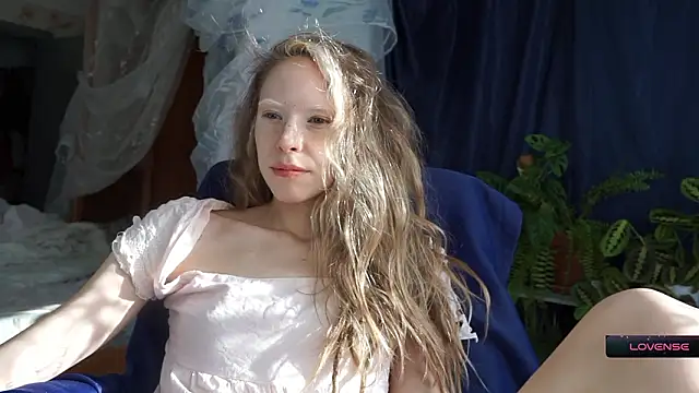 Snapshot of _Phantom_thread_ chatting on February 2026 11:31:02 AM Phantom thread online show from February 2026 11:31:02 AM