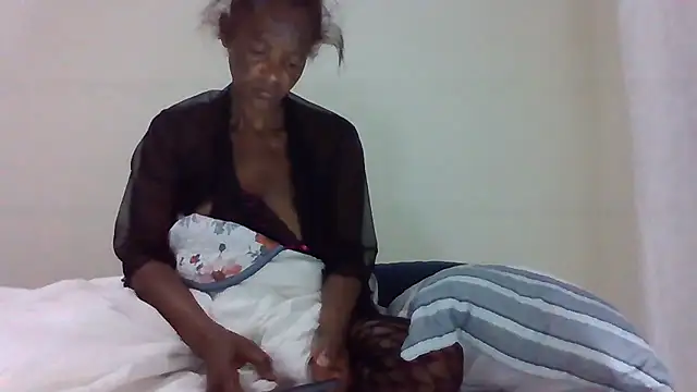 Snapshot of sweets_80 chatting on June 2026 06:17:01 PM sweets 80 online show from June 2026 06:17:01 PM