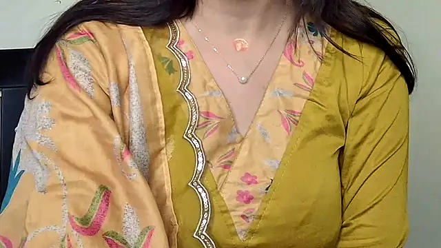 MIss-Naina online show from November 2025 03:30:01 AM