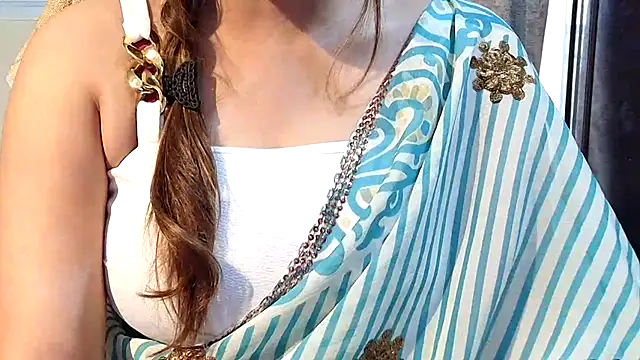 Snapshot of MIss-Naina chatting on August 2026 07:32:01 AM MIss-Naina online show from August 2026 07:32:01 AM