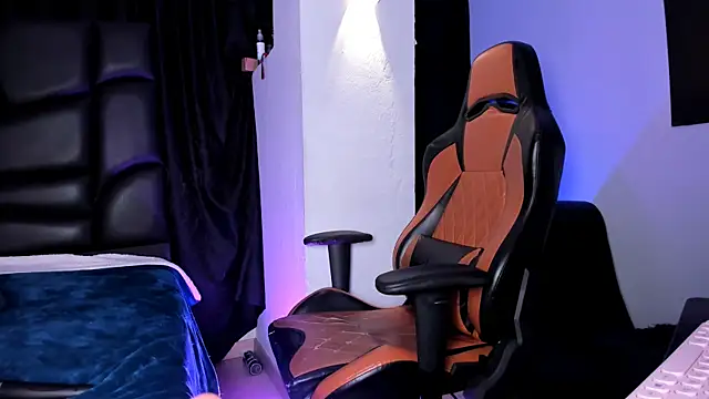 LexieandNate online show from February 2025 09:32:02 AM