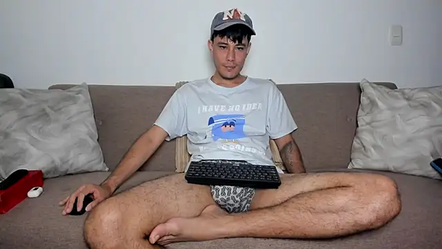 Huge latin cock online show from October 2025 02:15:01 PM