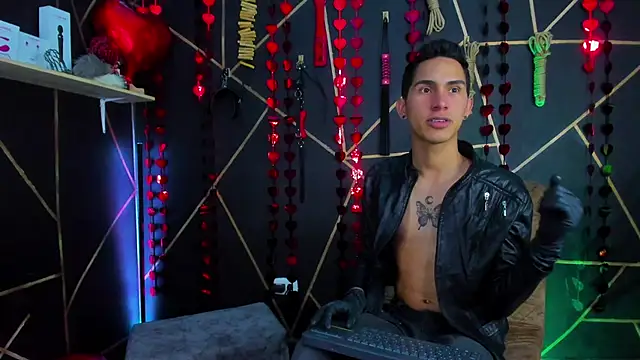 Snapshot of MillersKink chatting on February 2025 08:26:01 PM MillersKink online show from February 2025 08:26:01 PM