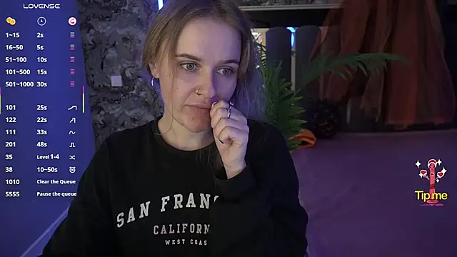 Snapshot of MaribelRiverr_ chatting on October 2025 06:47:01 AM MaribelRiverr online show from October 2025 06:47:01 AM