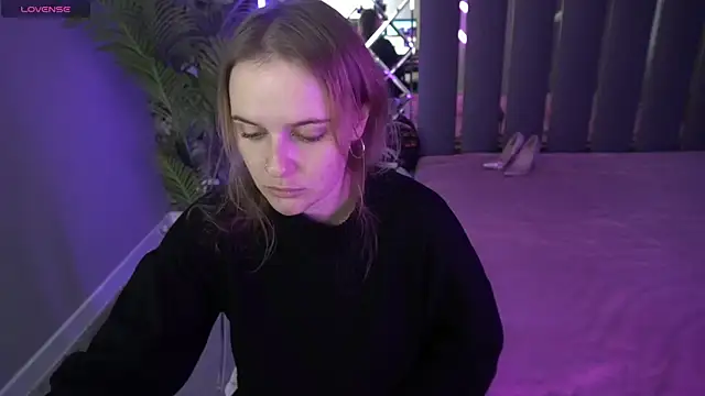 Snapshot of MaribelRiverr_ chatting on November 2025 06:38:02 AM MaribelRiverr online show from November 2025 06:38:02 AM