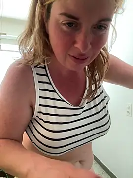 Snapshot of Lombada chatting on June 2026 11:46:02 AM Lombada online show from June 2026 11:46:02 AM