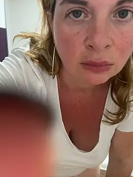 Snapshot of Lombada chatting on June 2026 09:52:02 PM Lombada online show from June 2026 09:52:02 PM