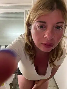 Snapshot of Lombada chatting on July 2026 02:27:01 AM Lombada online show from July 2026 02:27:01 AM