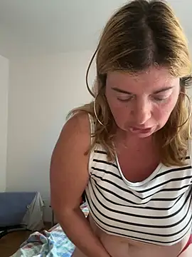 Snapshot of Lombada chatting on July 2026 08:28:02 AM Lombada online show from July 2026 08:28:02 AM