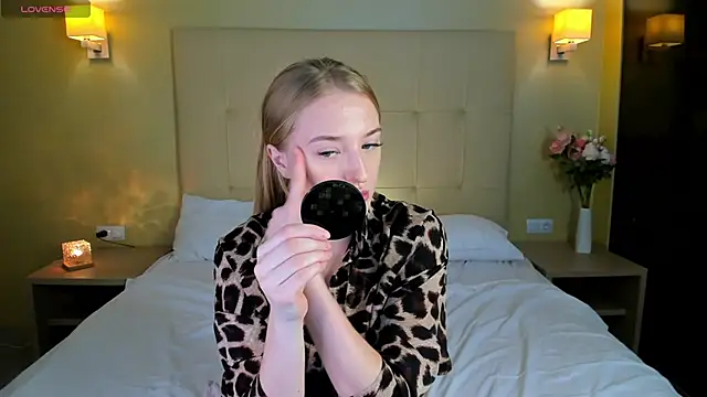 Stacy River online show from November 2025 09:30:01 AM