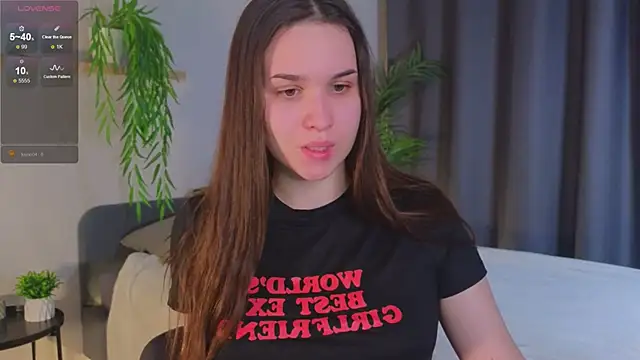 Roxie Mils online show from December 2024 02:38:02 PM