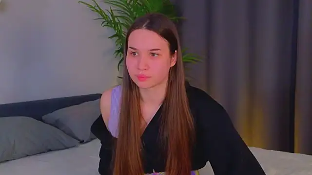 Roxie Mils online show from January 2025 06:24:01 PM