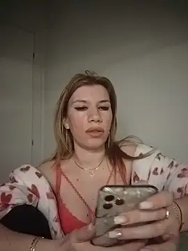 Snapshot of EvaRush chatting on February 2026 07:01:02 PM EvaRush online show from February 2026 07:01:02 PM