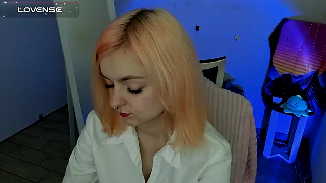 Fire Bestie online show from September 2025 12:15:01 PM