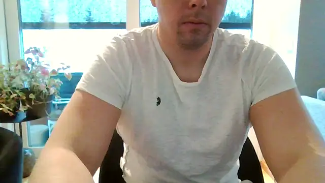 Snapshot of aleksergira chatting on February 2025 08:24:02 AM aleksergira online show from February 2025 08:24:02 AM