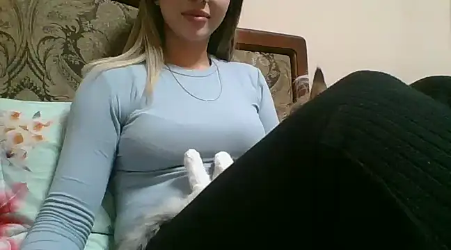 Snapshot of Emma_99 chatting on February 2025 04:46:01 PM Emma 99 online show from February 2025 04:46:01 PM