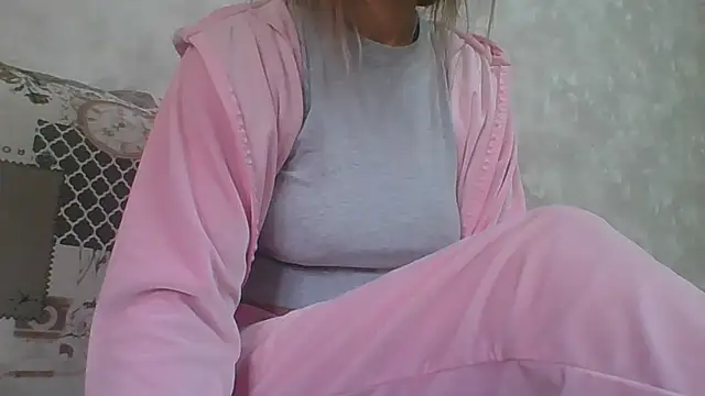 Snapshot of Emma_99 chatting on October 2025 08:57:01 AM Emma 99 online show from October 2025 08:57:01 AM