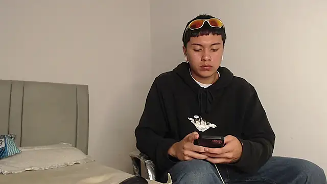 alex-lover online show from February 2026 02:37:01 AM