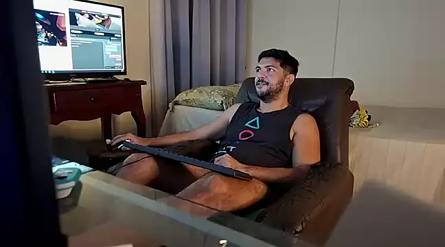 Snapshot of LUH133 chatting on December 2024 12:41:02 AM LUH133 online show from December 2024 12:41:02 AM