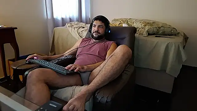 Snapshot of LUH133 chatting on September 2025 05:35:02 PM LUH133 online show from September 2025 05:35:02 PM