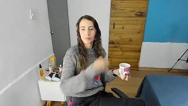 Snapshot of RachelJones_ chatting on July 2026 12:25:01 PM RachelJones online show from July 2026 12:25:01 PM