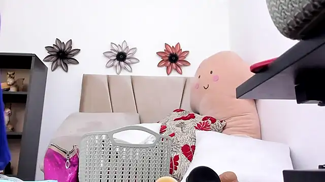 Snapshot of Dalia_20 chatting on January 2025 03:47:02 AM Dalia 20 online show from January 2025 03:47:02 AM