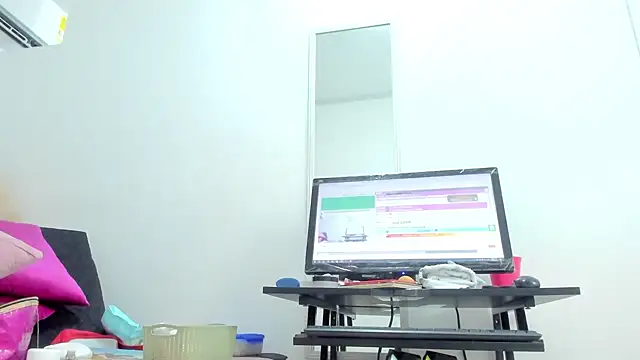 Snapshot of Dalia_20 chatting on February 2025 02:39:02 AM Dalia 20 online show from February 2025 02:39:02 AM