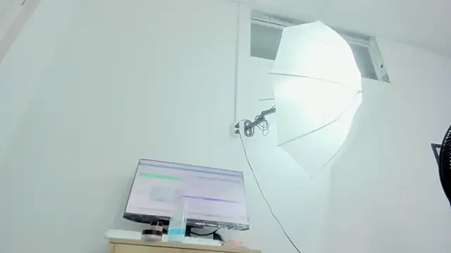 Snapshot of Dalia_20 chatting on November 2025 12:20:02 AM Dalia 20 online show from November 2025 12:20:02 AM