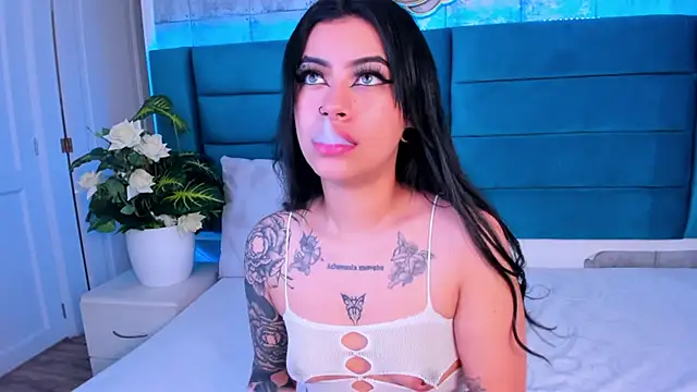 Snapshot of DakottaHill chatting on February 2025 01:44:01 PM DakottaHill online show from February 2025 01:44:01 PM