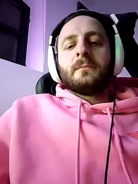 Snapshot of poldek38 chatting on February 2025 08:35:02 PM poldek38 online show from February 2025 08:35:02 PM