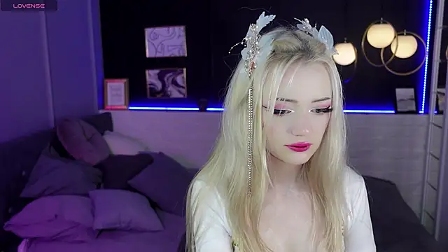 Snapshot of EmilyAir chatting on December 2024 12:35:02 AM EmilyAir online show from December 2024 12:35:02 AM