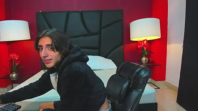 Snapshot of Matthew_Dixonn chatting on January 2025 03:53:02 AM Matthew Dixonn online show from January 2025 03:53:02 AM