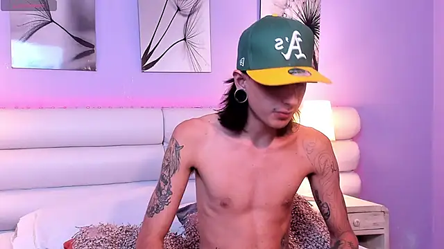 Snapshot of Matthew_Dixonn chatting on January 2025 09:33:01 PM Matthew Dixonn online show from January 2025 09:33:01 PM