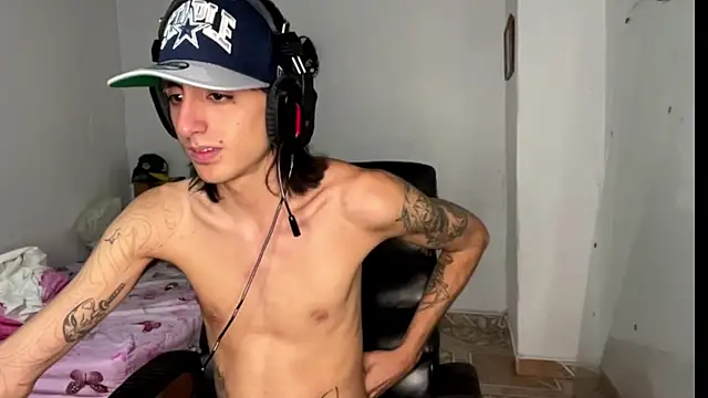 Snapshot of Matthew_Dixonn chatting on February 2025 04:59:02 AM Matthew Dixonn online show from February 2025 04:59:02 AM