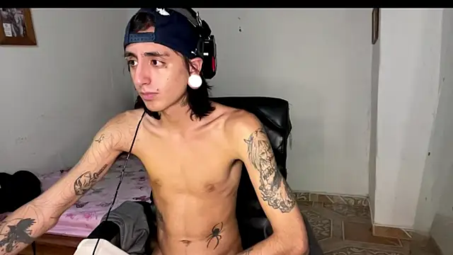 Snapshot of Matthew_Dixonn chatting on February 2025 06:40:02 AM Matthew Dixonn online show from February 2025 06:40:02 AM