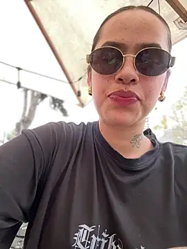 Mae Henao9 online show from February 2026 05:49:02 PM