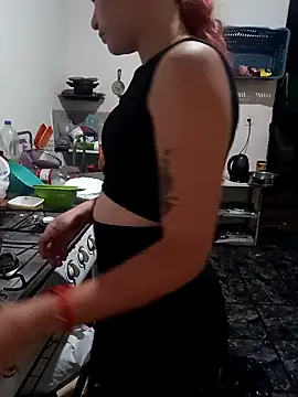 Snapshot of Scarlett-Leh chatting on February 2025 10:42:02 PM Scarlett-Leh online show from February 2025 10:42:02 PM