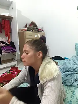 Snapshot of Scarlett-Leh chatting on November 2025 05:40:01 AM Scarlett-Leh online show from November 2025 05:40:01 AM