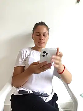 Snapshot of Scarlett-Leh chatting on December 2025 12:21:02 PM Scarlett-Leh online show from December 2025 12:21:02 PM