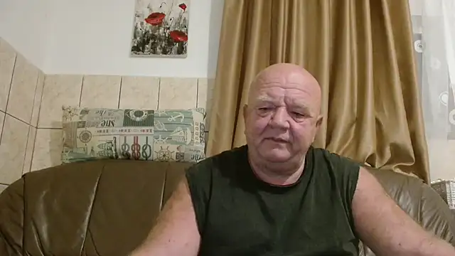 Snapshot of fullballs6 chatting on September 2025 01:54:01 AM fullballs6 online show from September 2025 01:54:01 AM