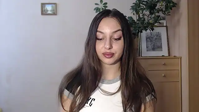 courtneyPerfect online show from January 2025 11:53:02 AM