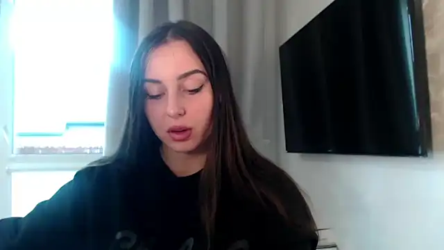 courtneyPerfect online show from October 2025 02:18:01 PM