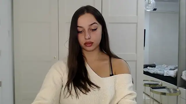 courtneyPerfect online show from October 2025 02:54:01 PM