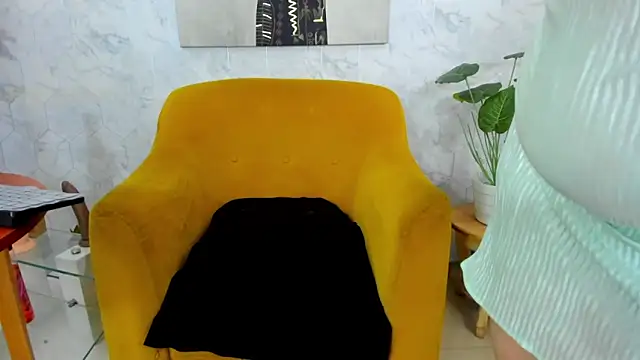 MirandaRossi online show from December 2024 08:45:02 AM