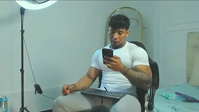 bradley smith online show from October 2025 02:07:02 PM