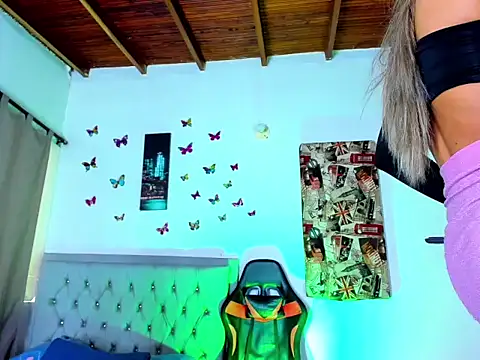 Snapshot of Ambarhilton chatting on December 2025 05:32:01 PM Ambarhilton online show from December 2025 05:32:01 PM