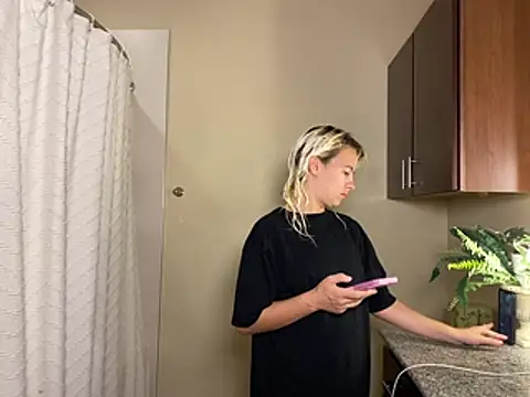 girlfriendmissy online show from February 2026 01:01:02 AM